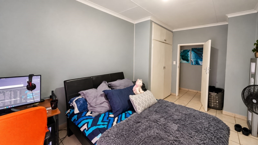 3 Bedroom Property for Sale in Ifafi North West